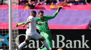 Ter Stegens Zukunft wackelt: Barça verlängert mit Szczesny