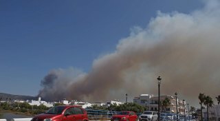 Tausende wegen Waldbrand nahe dem spanischen Ferienort Tarifa evakuiert