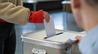 Mehrheit will Regierung ohne AfD, Linke bei Jungen vorn