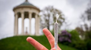 Klage gegen Kiff-Verbot im Englischen Garten