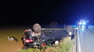 Fahrzeug überschlägt sich bei Warburg: Fahrer wird schwer verletzt