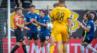 „Einfach lächerlich“: Arminia Bielefeld schimpft über Platzverweis und Nachspielzeit