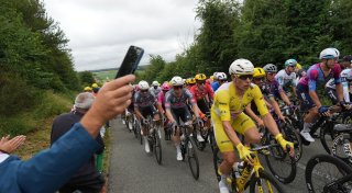 Philipsen-Sturz überschattet Tour-Etappe - Merlier gewinnt