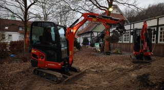 Bad Oeynhausen baggert sich warm: Adventsquelle in Bad Oeynhausen macht allen Spaß