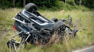Schwerer Verkehrsunfall: Bielefelder eingeklemmt nach Überschlag mit Auto