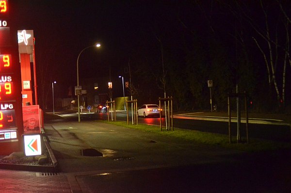 Die Hauptstraße in Steinhausen könnte besser beleuchtet werden. - © Dietmar Gröbing