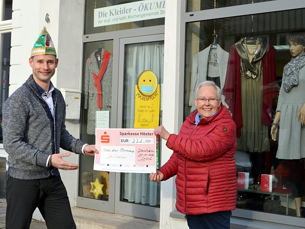 Anneliese Niehorster und Markus Brexel von der Kleider-Ökumene. - © StKG Steinheim