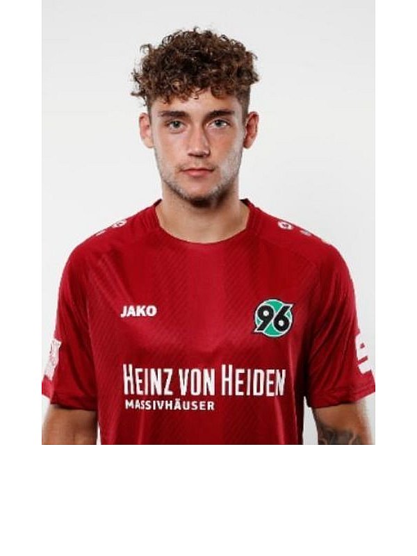 Jan-Luca Rumpf sammelte erste Erfahrungen im Seniorenbereich bei Hannover 96 II und den Sportfreunden Siegen. - © FuPa Ostwestfalen
