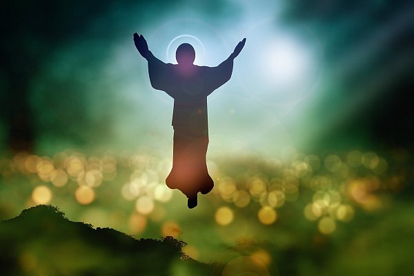 Christi Himmelfahrt bezeichnet im christlichen Glauben die Aufnahme und Erhöhung Jesu Christi als Sohn Gottes zu seinem Vater in den Himmel. - © Symbolbild/Pixabay