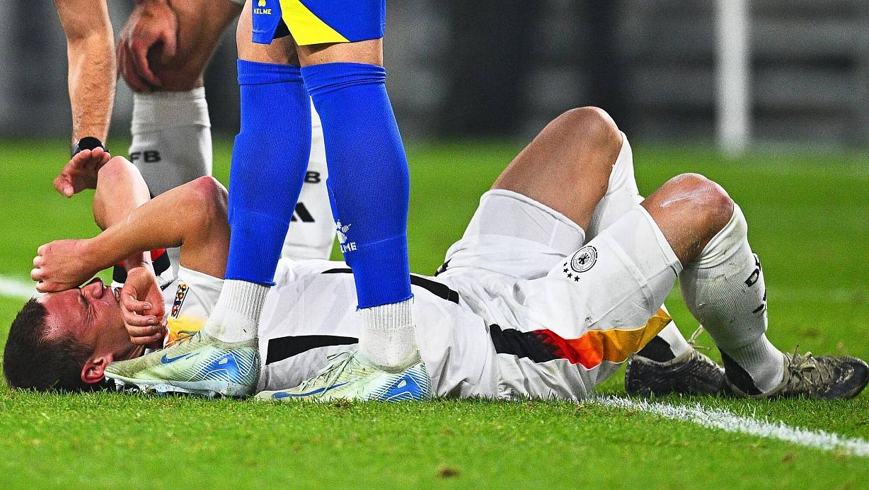 Joshua Kimmich hat sich gegen Bosnien-Herzegowina nicht gravierend verletzt. | © Tom Weller/dpa