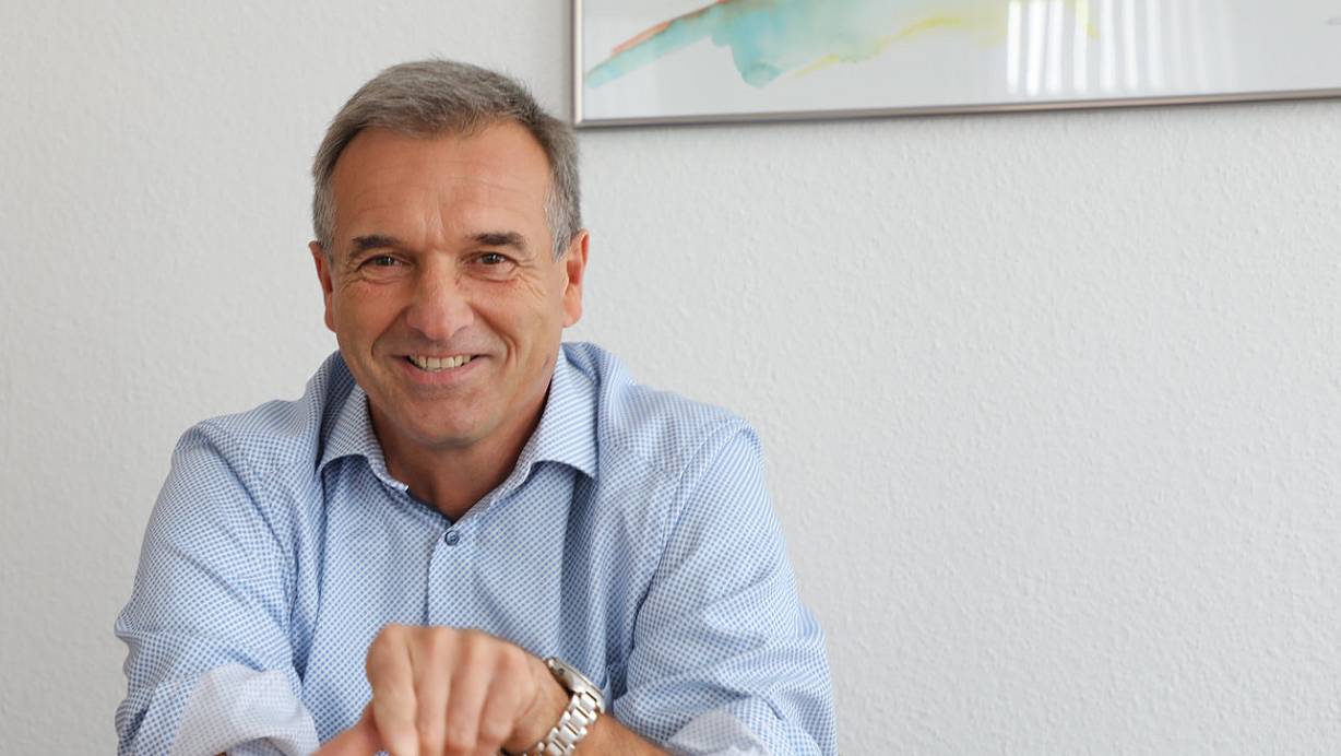 Auch nach 16 Jahren im Amt will Burkhard Deppe weiterhin die Ärmel für Bad Driburg aufkrempeln. | © Simone Flörke