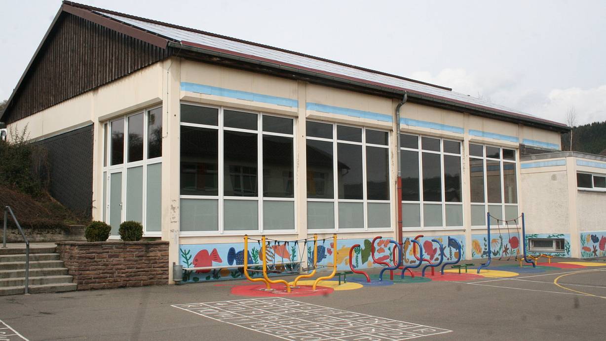 Wasserrohrbruch: Im schlimmsten Fall muss der Schulhof der Grundschule geöffnet werden. | © Torsten Wegener