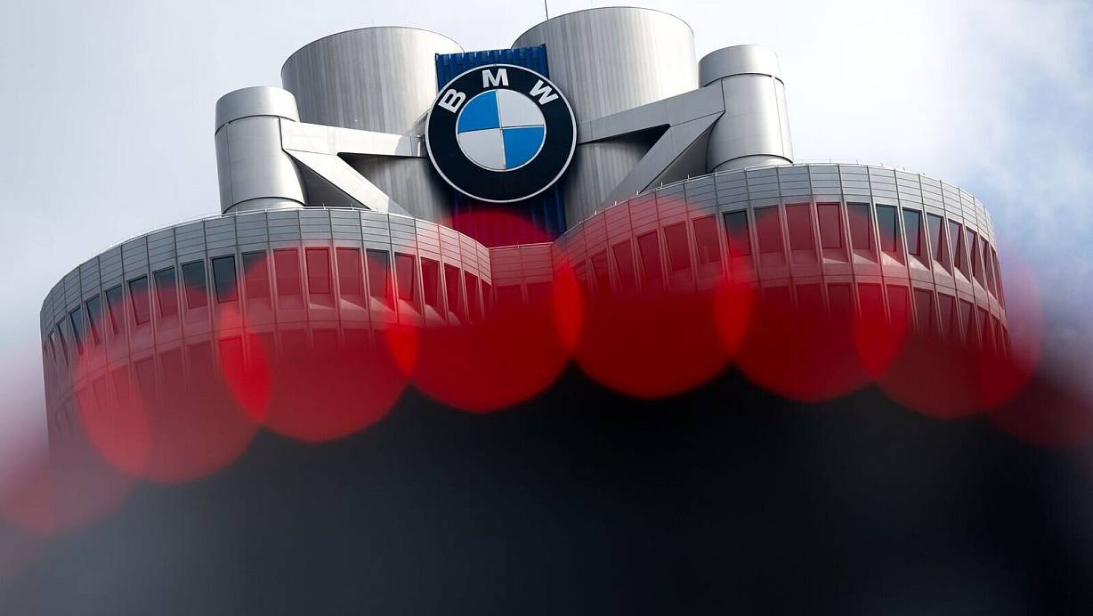 BMW hatte einen Fehlstart ins neue Jahr. (Archivbild) | © Sven Hoppe/dpa