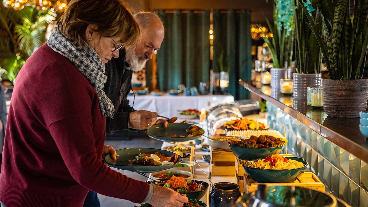 Diese beiden Mitglieder des Stadtwerke-Clubs freuen sich über ein kostenloses Frühstück | © Mike-Dennis Mueller/www.mdm.photo