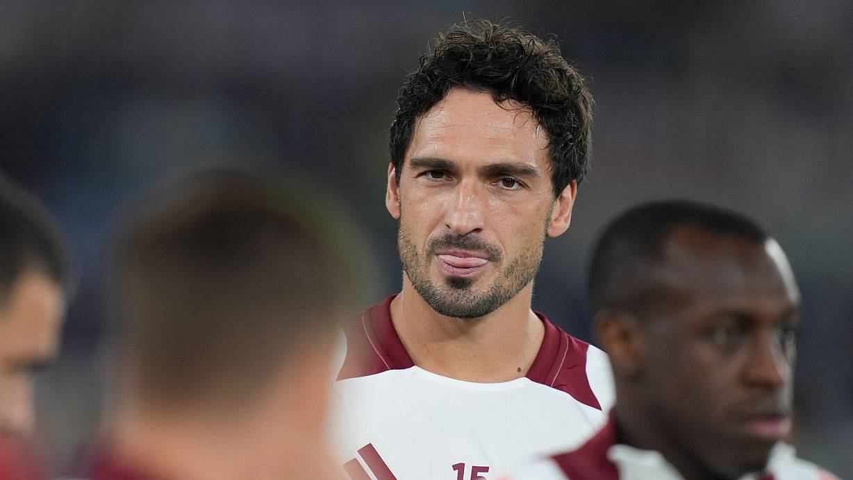 Mats Hummels gibt ein unglückliches Debüt für die AS Rom. | © Alfredo Falcone/LaPresse via ZUMA Press/dpa