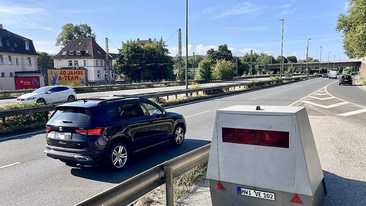 Von Montag bis Sonntag, 1. bis 7. September, stehen die mobilen Blitzer an 35 Straßen in Bielefeld, dabei sind unter anderem Detmolder und Herforder Straße. (Symbolbild) | © Jens Reichenbach