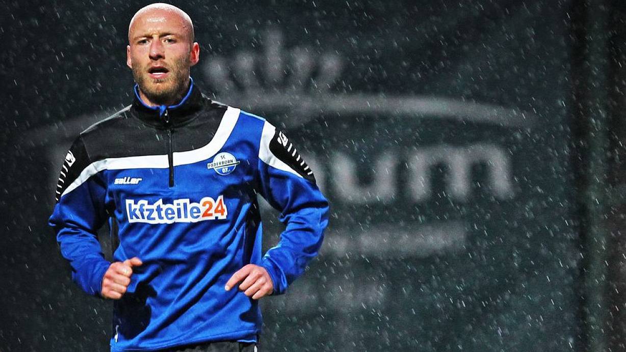 Im Interview mit Patrick Albrecht spricht Neuzugang Tim Sebastian über seine Ziele beim SC Paderborn. | © Sarah Jonek