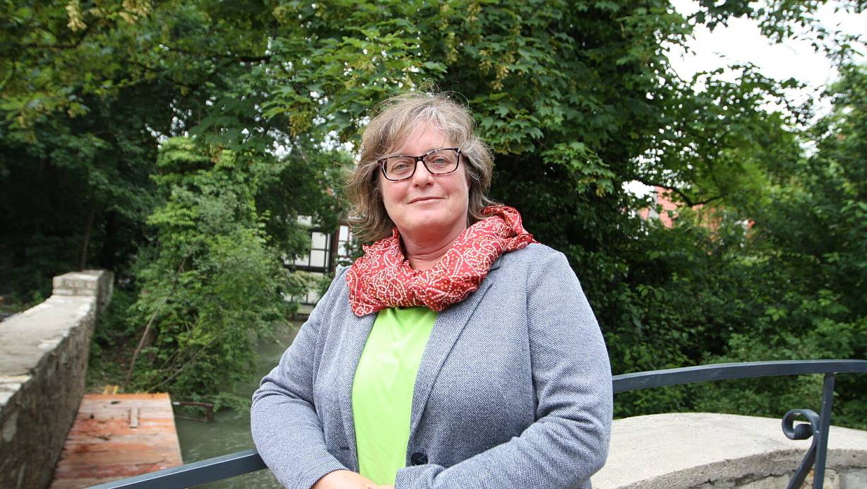 Die Diplom-Sozialpädagogin Norika Creuzmann hat 30 Jahre im Paderborner Frauenhaus gearbeitet. Nun setzt sie sich für eine grüne Politik im Landtag in Düsseldorf ein. | © Uwe Müller