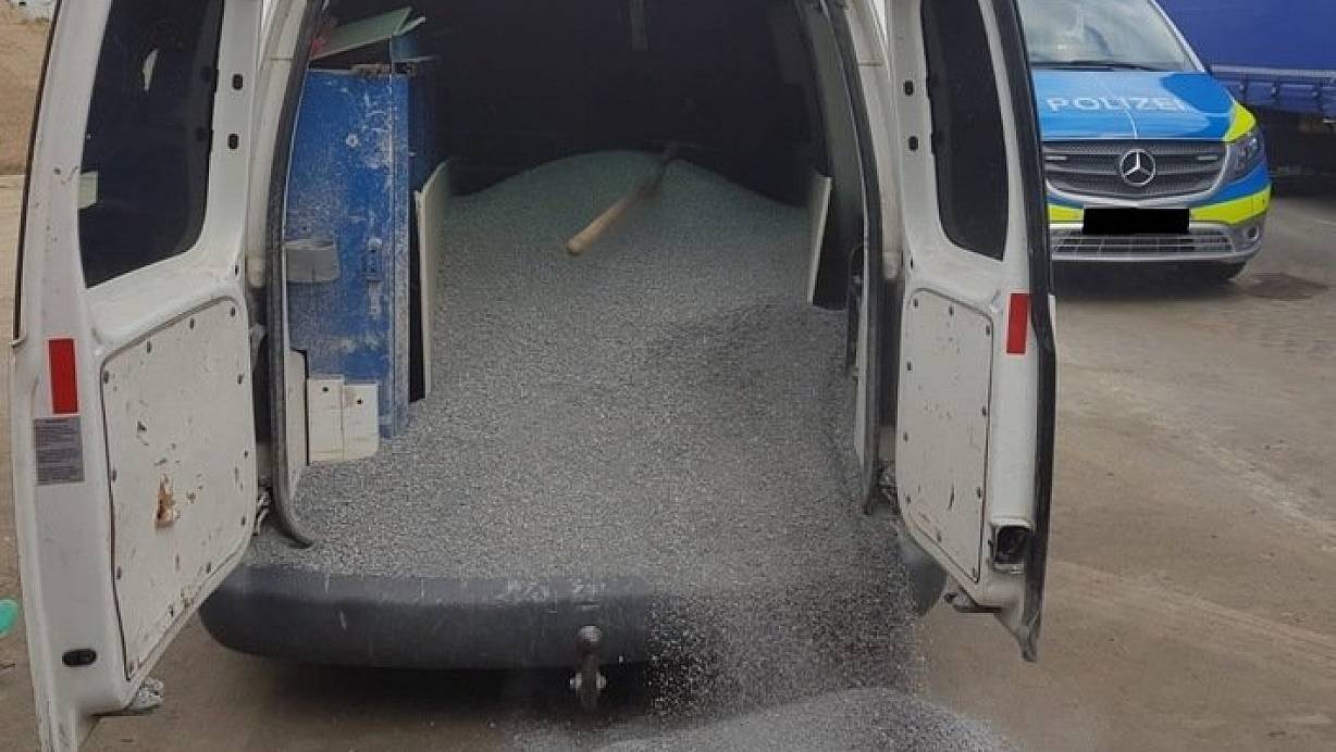 Der Caddy war mit knapp 1.200 Kilogramm überladen. | © Polizei Minden-Lübbecke