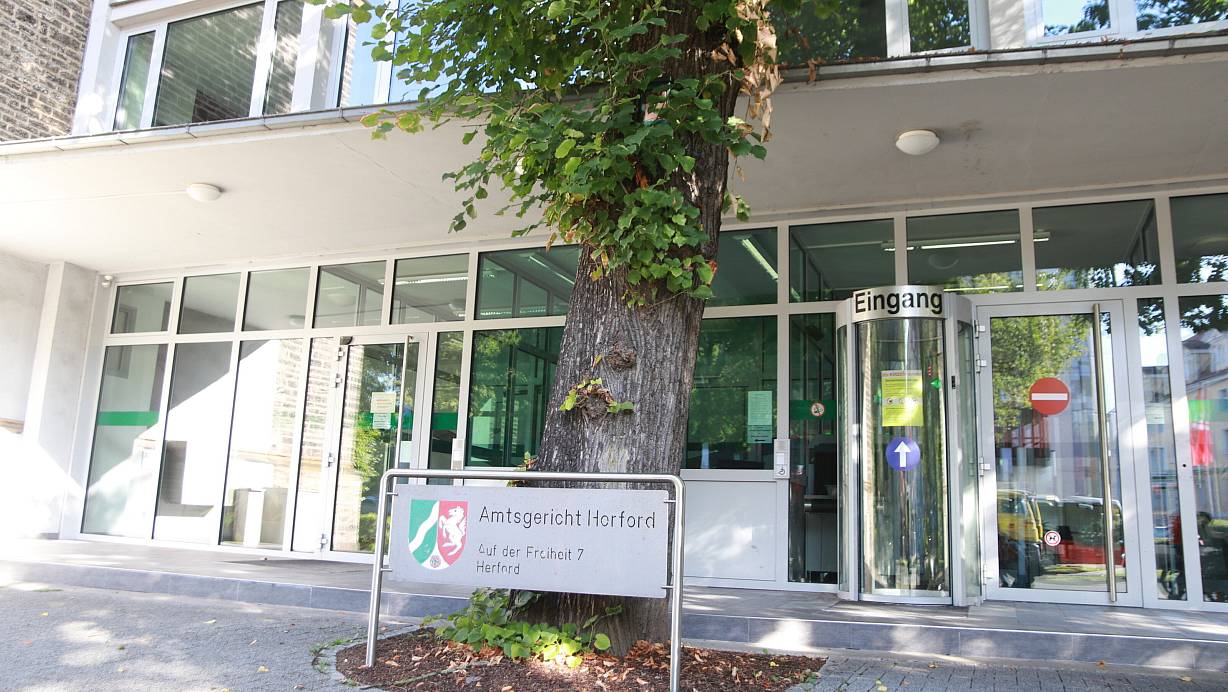 Ein 36-jähriger Ex-Banker aus Herford ist vom Schöffengericht zu einer Bewährungsstrafe von zwei Jahren verurteilt worden. | © Claus Frickemeier