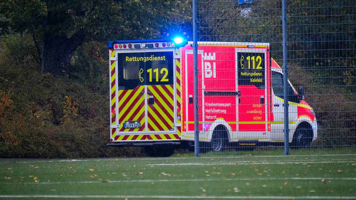 Beim Bezirksligaspiel in Heepen verletzte sich ein Wellensieker Spieler schwer. | © Andreas Zobe