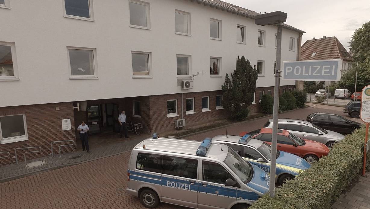 Seit Juli 2017 gibt es in der Lübbecker Polizeiwache, Osnabrücker Straße, nachts keinen Innendienstbeamten mehr | © Jens Reddeker