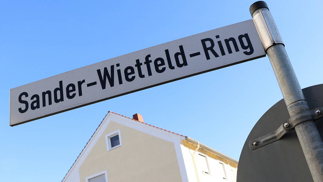 Nur ein Beispiel: Der Sander-Wietfeld-Ring ist nach der Kulturpreisträgerin Käthe Sander-Wietfeld bezeichnet, doch auf dem Straßenschild fehlt der Vorname. | © Holger Kosbab
