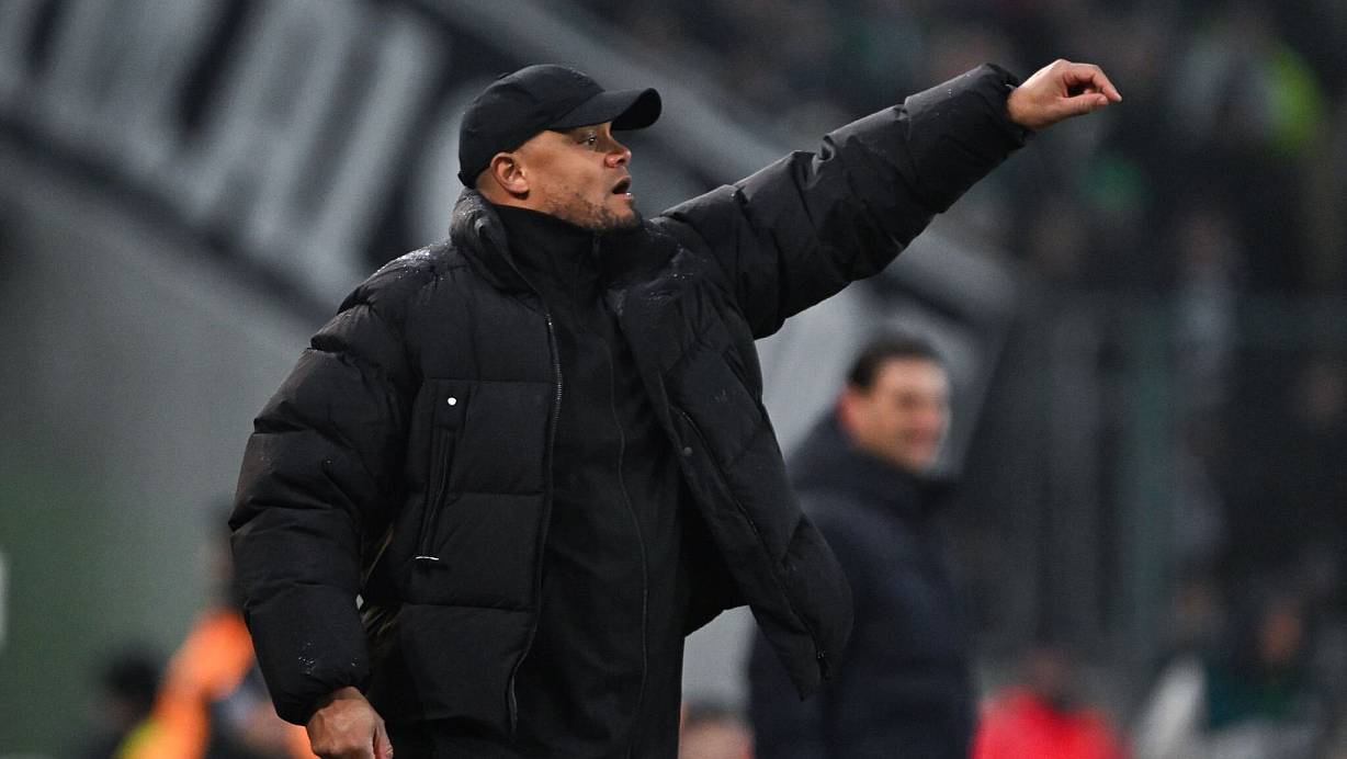 Münchens Trainer Vincent Kompany beim Spiel bei Borussia Mönchengladbach im Januar 2025. | © Federico Gambarini/dpa