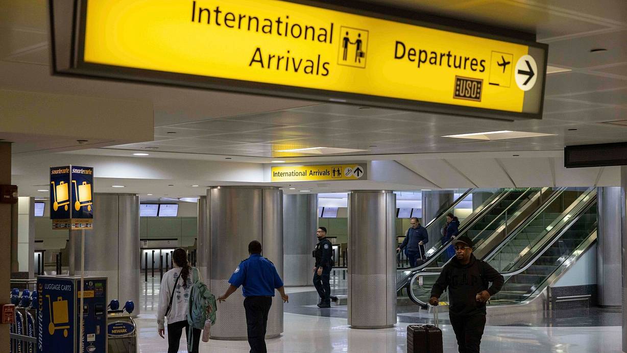 Touristen aus bestimmten Ländern sollen künftig bei der Einreise eine Kaution hinterlegen. (Symbolbild) | © Yuki Iwamura/FR171758 AP/AP/dpa