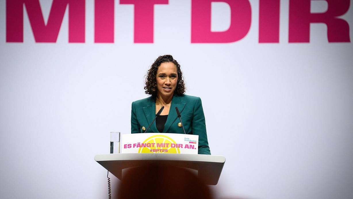 FDP-Generalsekretärin Nicole Büttner will beim Erarbeiten eines neuen Grundsatzprogrammes für die Liberalen auch KI nutzen. (Archivbild) | © Bernd von Jutrczenka/dpa