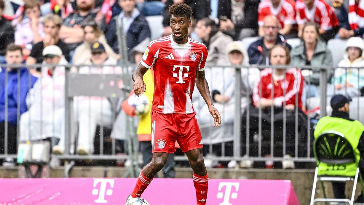 Verlässt Kingsley Coman den FC Bayern nach zehn Jahren? | © Harry Langer/dpa