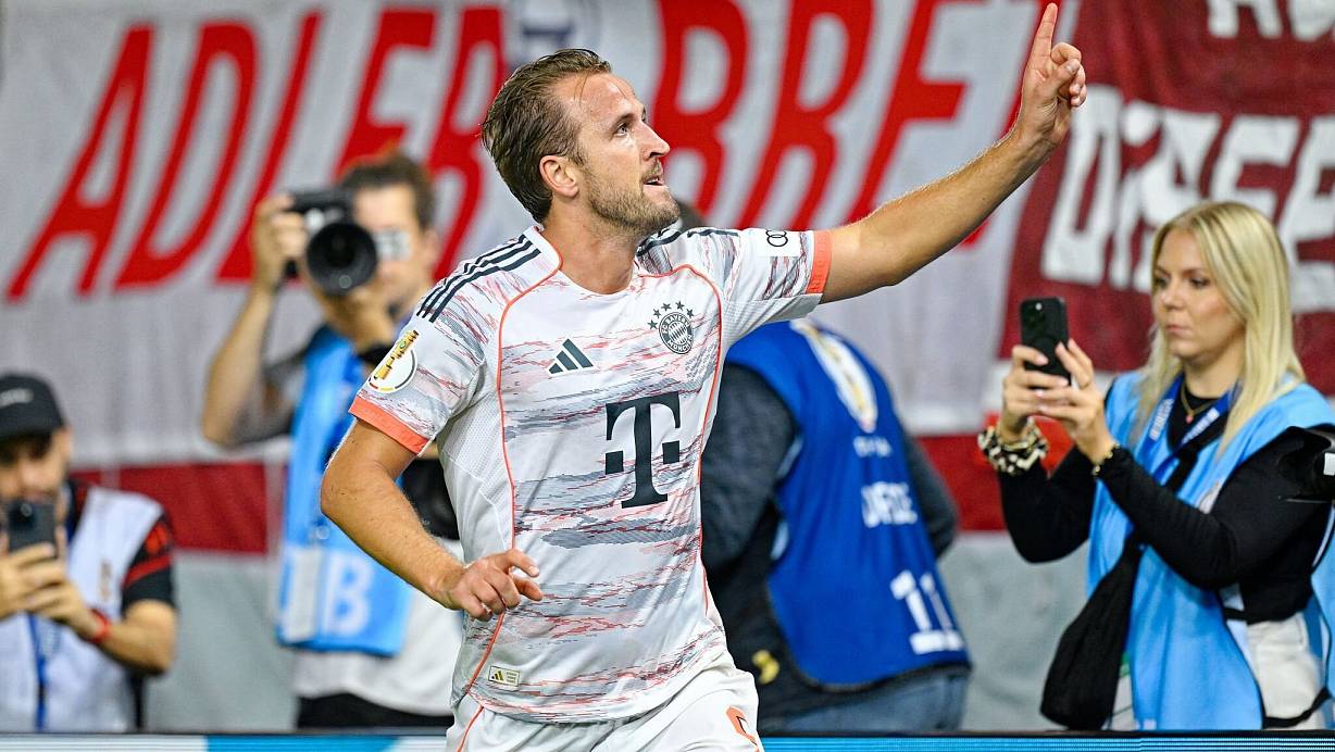 Sorgte für die späte Bayern-Erlösung: Star-Stürmer Harry Kane. | © Uwe Anspach/dpa