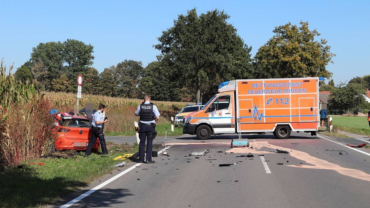 Bei dem Unfall verletzten sich insgesamt vier Personen, darunter ein erst sechs Monate altes Baby. | © Patrick Schwemling