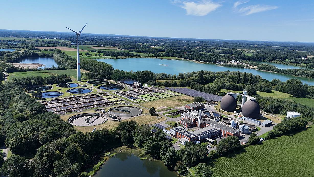 Drei bis vier Badewannen an Abwasser fließen jede Sekunde ins Paderborner Klärwerk. | © STEB