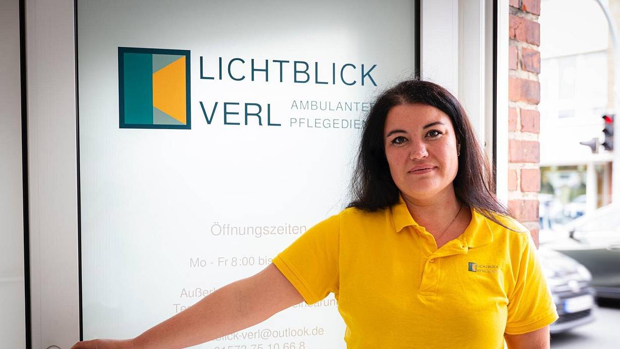Unternehmensgründerin Lilija Barg und ihr Team vom Pflegedienst Lichtblick stehen gerne für Rat und Tat zur Verfügung. "Unsere Tür steht immer offen. Und unser Kaffee ist wirklich gut", sagt die 39-Jährige. | © Lichtblick