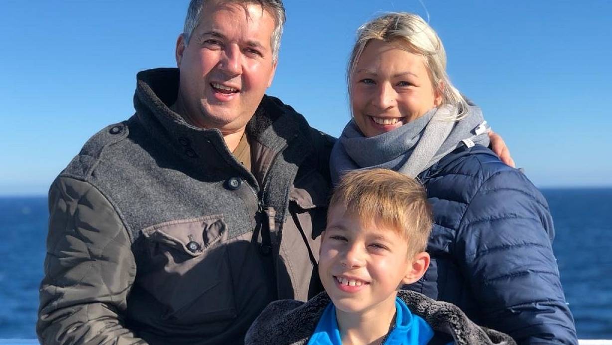 Die Fachins – Christian, Stefanie und Lucas – sind aus Brakel nach Sizilien ausgewandert – wegen der Menschen, der tollen Kulisse, der mediterranen Kultur und 310 Tagen Sonnenschein im Jahr. | © Privat