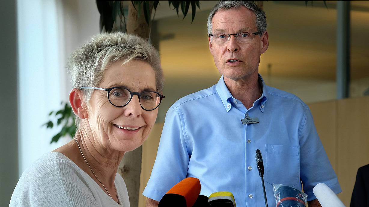Landrat Sven-Georg Adenauer und seine Herausforderin Marion Weike stellten sich den Fragen der Zuhörer im Flussbetthotel.  | © Montage/Andreas Frücht