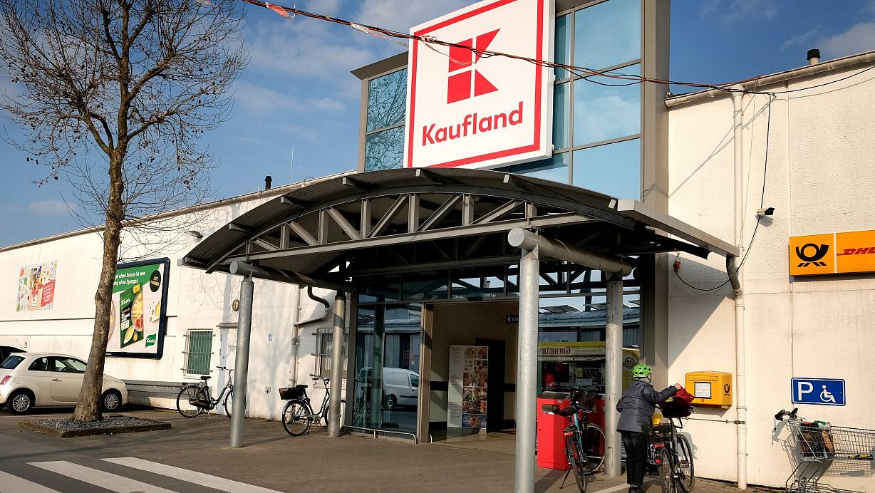 2021 hatte die Supermarkt-Kette Kaufland den ehemaligen Real-Standort an der Straße Am Anger in Gütersloh übernommen. | © Andreas Frücht