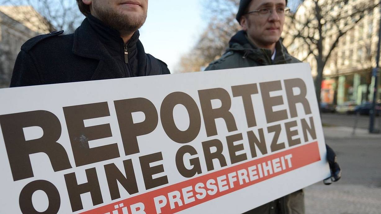 In einer Rangliste zeigt die Organisation „Reporter ohne Grenzen", wie es um die Rechte der Medien in der Welt steht. | © DPA