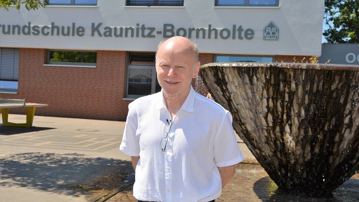 Otfried Morck hat in seiner Zeit als Schulleiter, insbesondere durch seine unkonventionelle Art, Dinge anzugehen, im Grundschulverbund viel erreicht. Jetzt freut sich der 66-Jährige auf den Ruhestand und Radtouren. | © Karin Prignitz