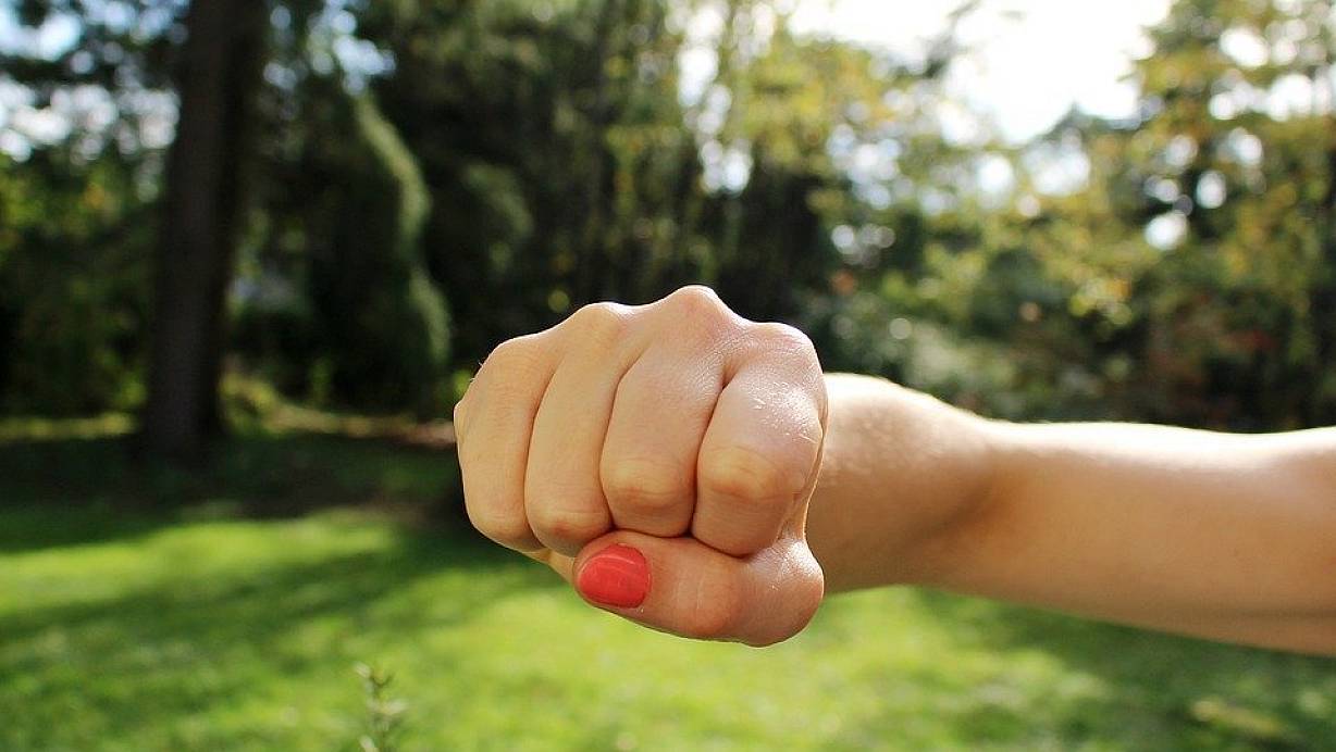 Die Polizei will Frauen mit einem Selbstverteidigungs-Kurs stärken. | © (Symbolbild): Pixabay