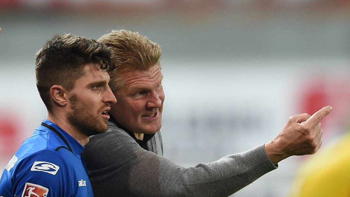 Eines von vielen Sorgenkindern: Auch mit den Leistungen von Moritz Stoppelkamp (l.) kann Stefan Effenberg nicht zufrieden sein. | © Marc Köppelmann