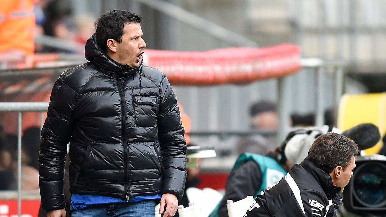 Arminias sportlicher Leiter Samir Arabi war mit der Offensivleistung gegen Leipzig nicht zufrieden. | © Christian Weische