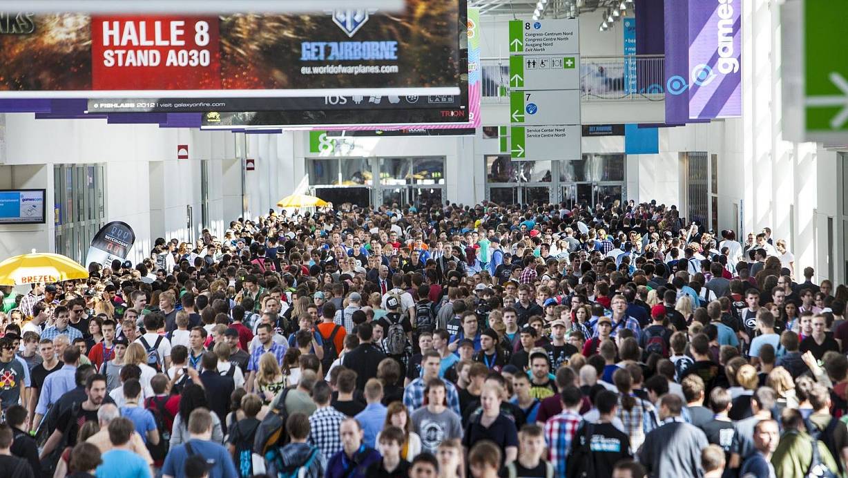 Großer Andrang in der Halle 8 auf der Gamescom in Köln. | © picture alliance/imageBROKER