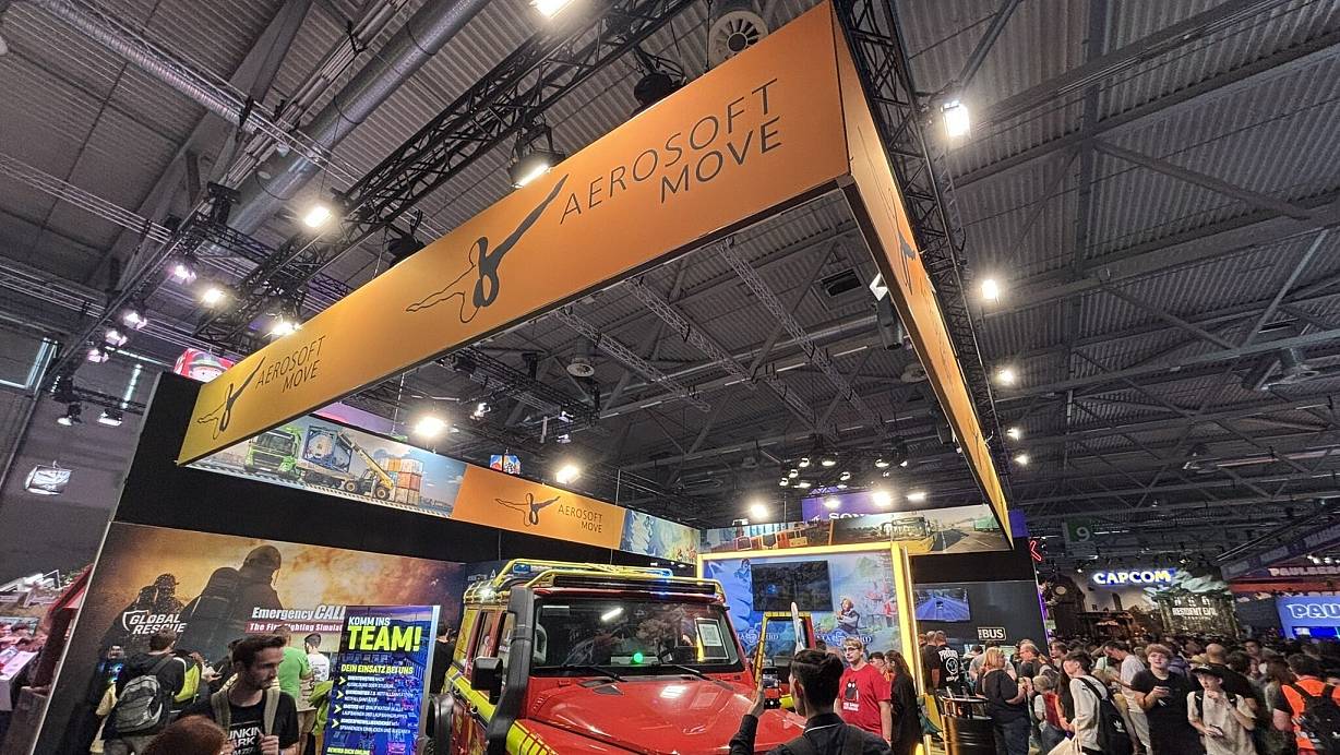 Ein bulliger Geländewagen der Feuerwehr Mühlheim/Ruhr ist der Hingucker auf dem Aerosoft-Stand auf der Gamescom. | © Jens Reddeker
