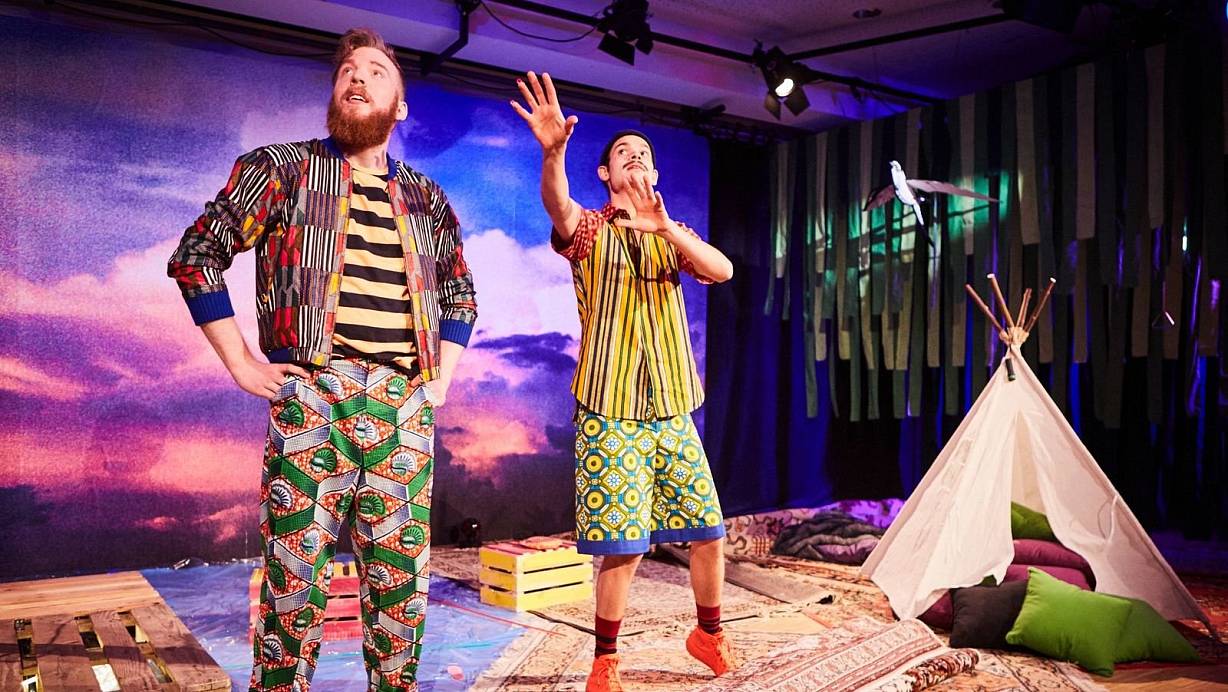 Carsten Faseler (l.) und Robin Berenz in "Maunz' und Wuffs großer Tag". Künftig wird es in Paderborn mehr Theater für Kinder und Jugendliche geben. | © Christoph Meinschäfer
