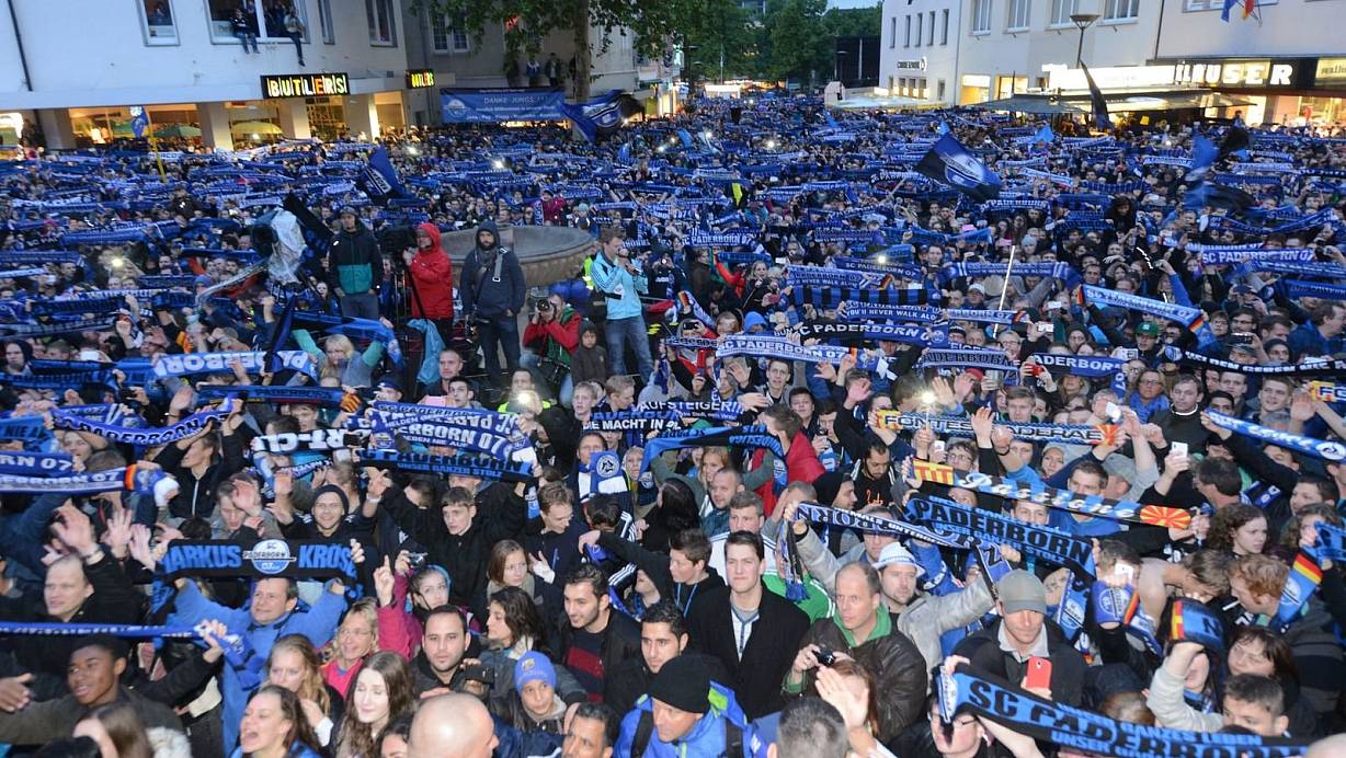 So feierten die Fans des SC Paderborn den Erstligaaufstieg 2014. | © Marc Köppelmann