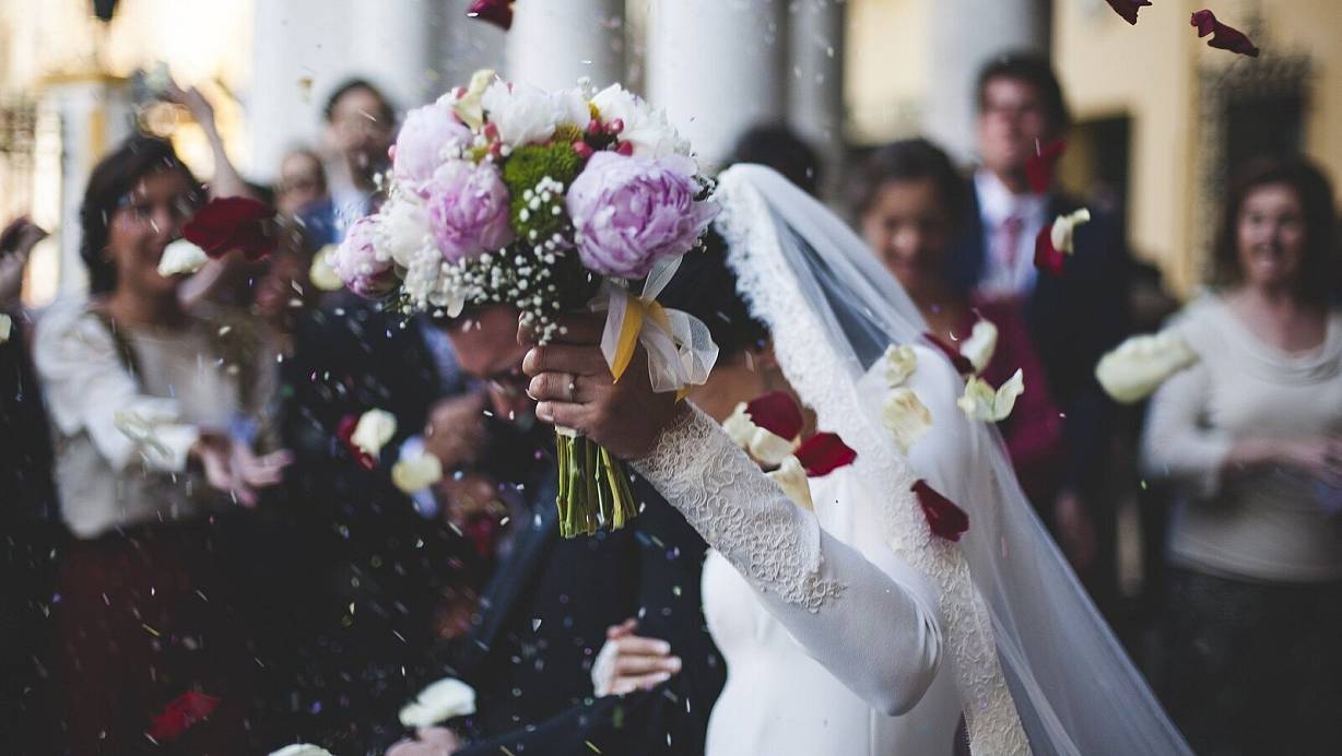 Kuriose Hochzeit im Kreis Gütersloh: Beste Freundinnen heiraten im Doppelpack | nw.de