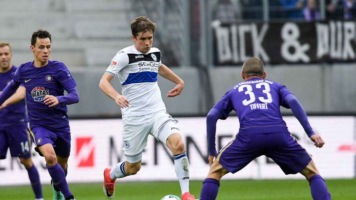 Patrick Weihrauch (m.) ist einer der Spieler, die für die defensive Außenpositionen in Frage kommen. | © Christian Weische