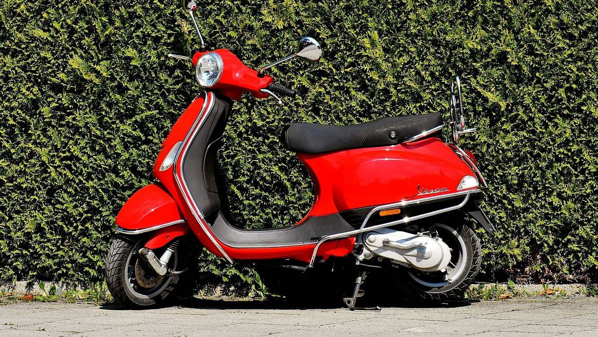 Mit einem Motorroller wollte sich ein 47-Jähriger einer Polizeikontrolle entziehen. | © pixabay